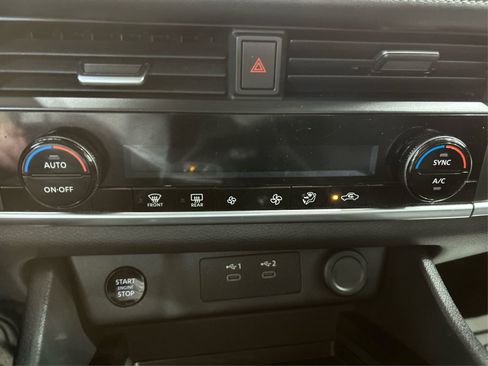 Used 2024 Nissan Rogue SV AWD/4WD image 26