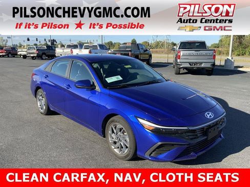 Used 2024 Hyundai Elantra SEL image 1