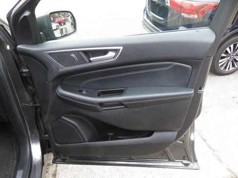 Used 2017 Ford Edge Titanium image 30