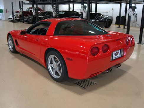 Used 2000 Chevrolet Corvette Coupe w/ Roof Pkg image 3