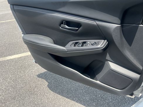 Used 2024 Nissan Sentra S FWD image 15