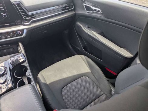 Used 2023 Kia Sportage LX AWD/4WD image 17