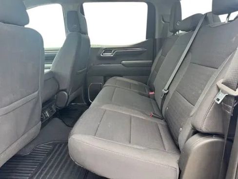 Used 2023 Chevrolet Silverado 1500 LT AWD/4WD image 18