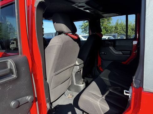 Used 2015 Jeep Wrangler Unlimited Sport w/ Max Tow Package AWD/4WD image 10