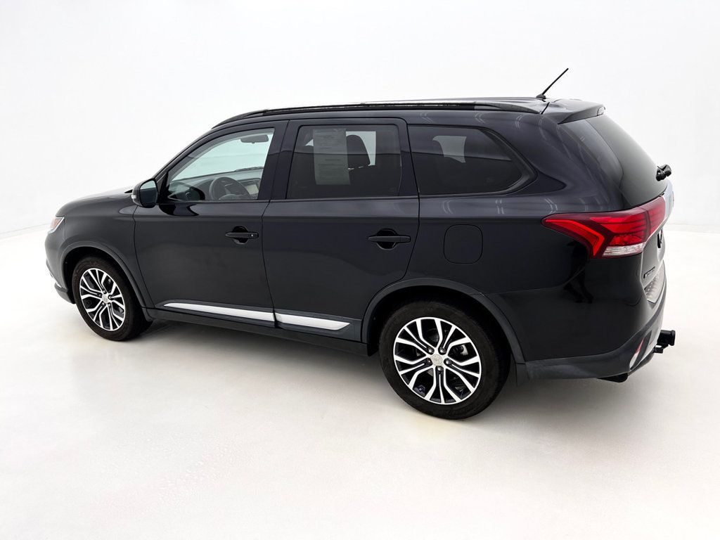 Used 2016 Mitsubishi Outlander SEL AWD/4WD image 10