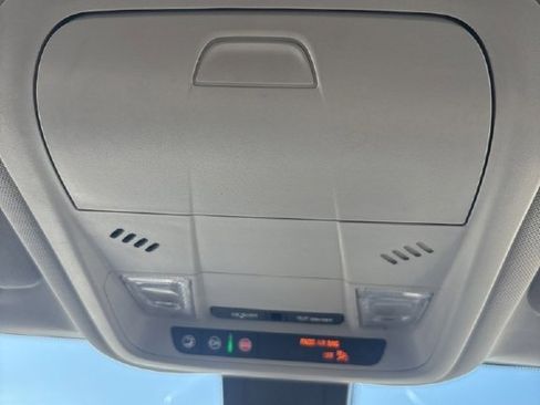 Used 2023 Chevrolet Equinox LT w/ Driver Convenience Package image 25