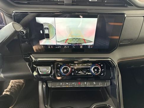 Used 2024 GMC Sierra 2500 AT4 w/ AT4 Premium Plus Package image 22