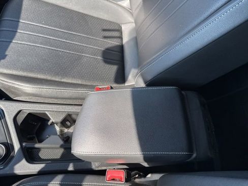 Used 2024 Volkswagen Tiguan SE image 26