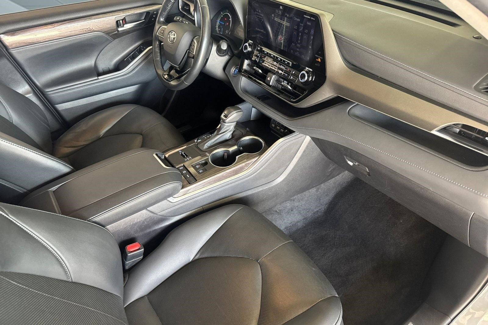 Used 2021 Toyota Highlander Limited AWD/4WD image 35