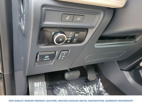 Used 2023 Ford Expedition Limited image 36