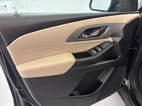 Used 2023 Chevrolet Traverse LS FWD image 37