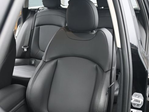 Used 2023 MINI Cooper Clubman S w/ Premium Package image 33