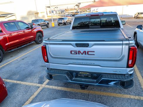 Used 2019 GMC Sierra 1500 SLT image 9