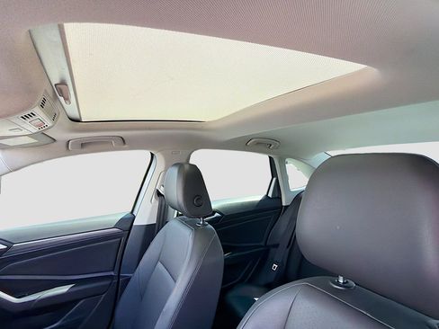 Used 2019 Volkswagen Jetta SEL w/ Cold Weather Package FWD image 26