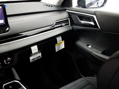 New 2025 Mitsubishi Outlander SE image 22