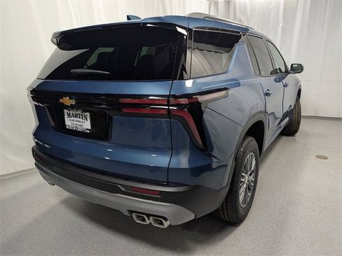 New 2026 Chevrolet Traverse LT image 3