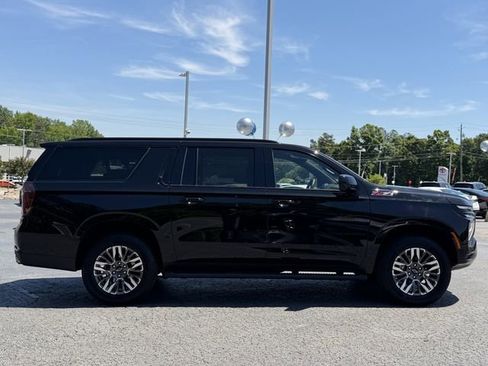 Used 2025 Chevrolet Suburban Z71 AWD/4WD image 27