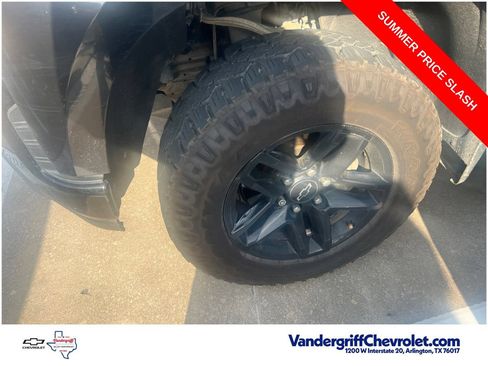 Used 2019 Chevrolet Silverado 1500 LT Trail Boss AWD/4WD image 2