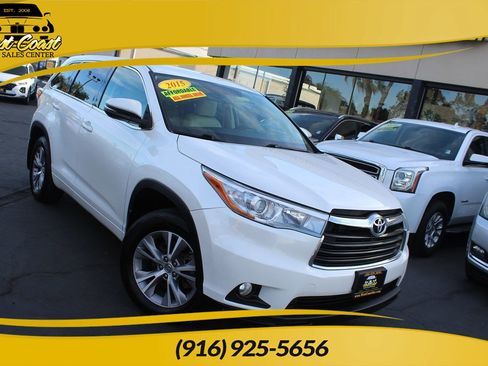 Used 2015 Toyota Highlander Plus AWD/4WD image 1