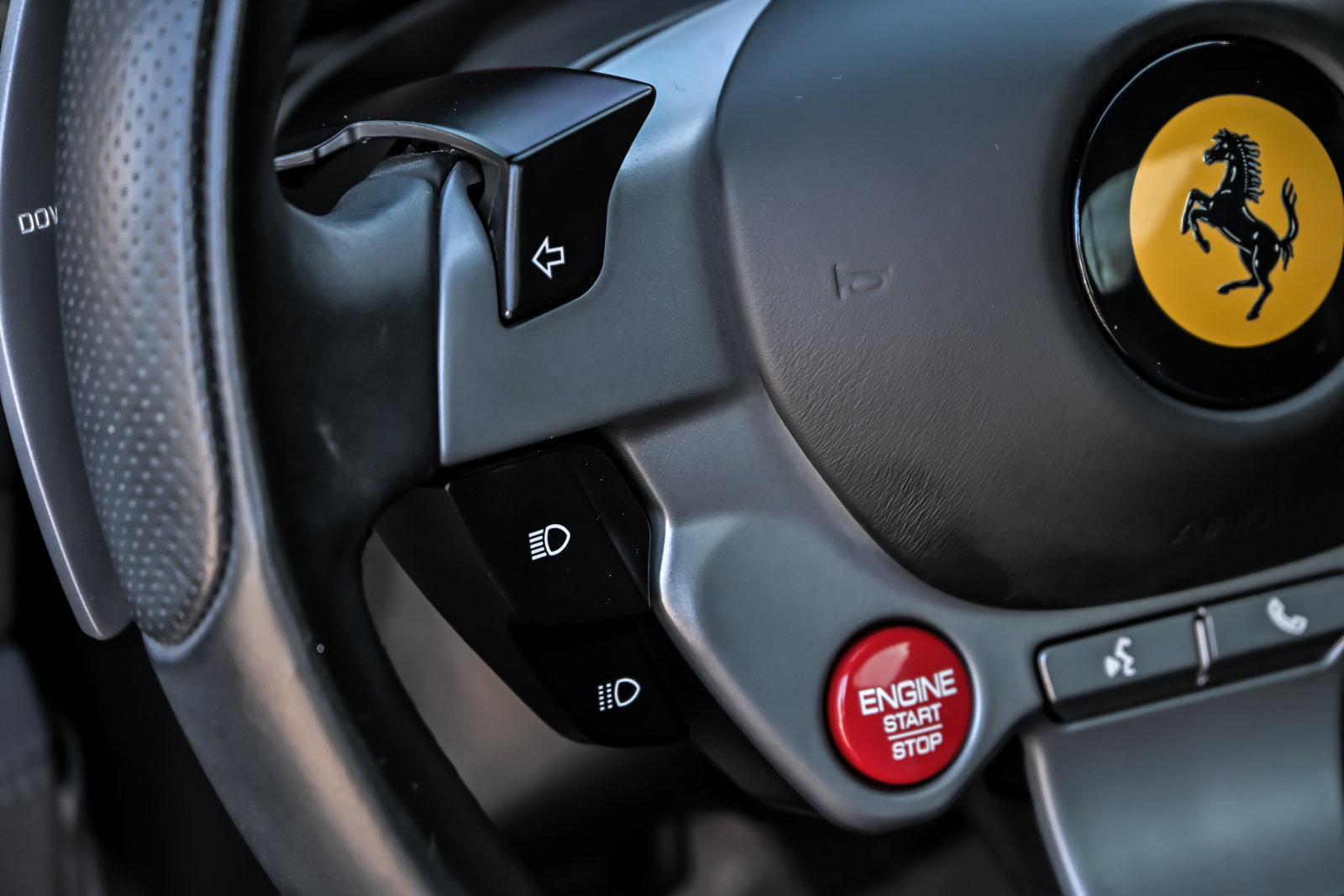 Used 2019 Ferrari Portofino RWD image 34