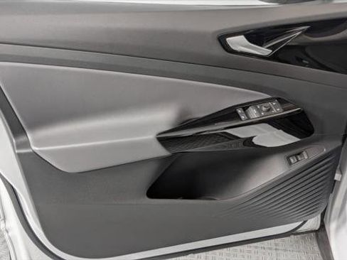 Used 2021 Volkswagen ID.4 Pro S w/ Gradient Package image 13