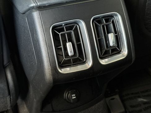 Used 2024 Kia Sorento S FWD image 15