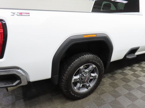 Used 2025 GMC Sierra 2500 SLE image 27