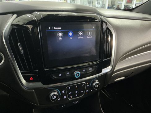 Used 2023 Chevrolet Traverse LT AWD/4WD image 19