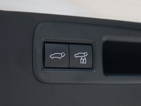 Used 2021 Toyota Venza XLE AWD/4WD image 32