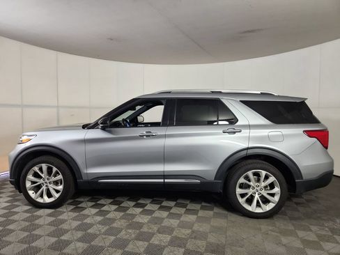 Used 2023 Ford Explorer Platinum w/ Technology Package AWD/4WD image 4