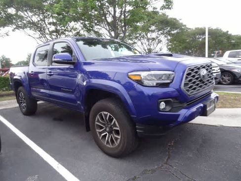 Used 2023 Toyota Tacoma TRD Sport AWD/4WD image 4