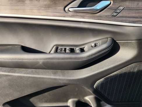 New 2025 Jeep Grand Cherokee L Limited image 16