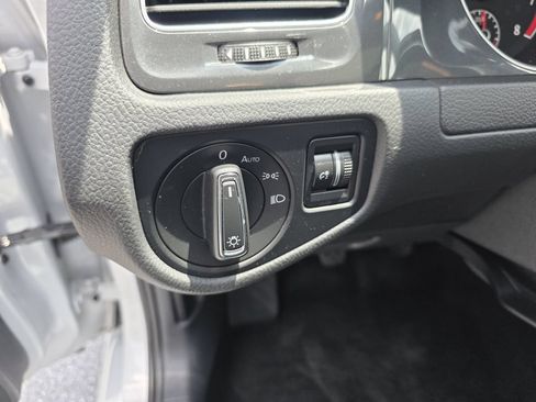 Used 2020 Volkswagen Golf 4-Door FWD image 22