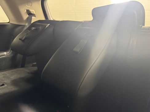 Used 2024 Nissan Pathfinder SL AWD/4WD image 11