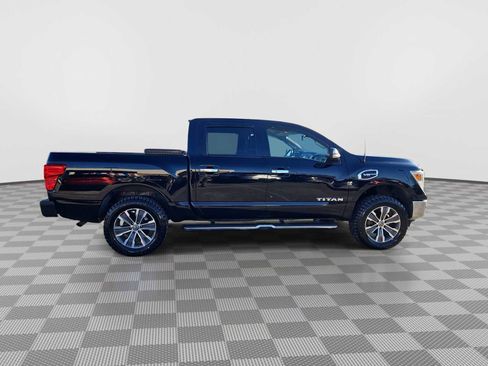 Used 2017 Nissan Titan SL image 9