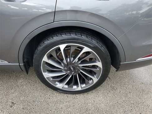 Certified 2023 Lincoln Aviator Reserve w/ Equipment Group 201A image 8