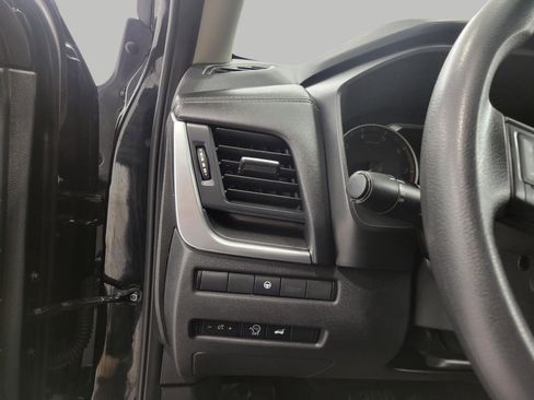 Used 2024 Nissan Rogue SV image 11