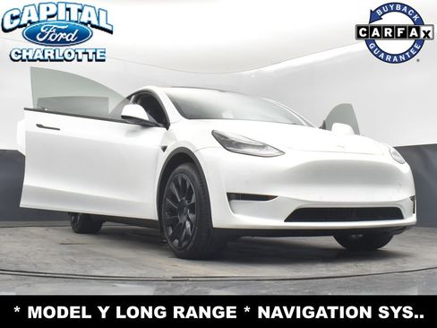 Used 2022 Tesla Model Y Long Range image 32