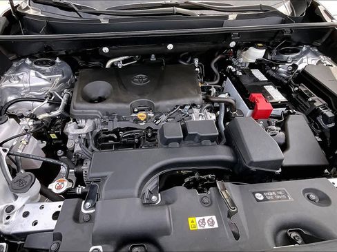 Used 2025 Toyota RAV4 XLE FWD image 32