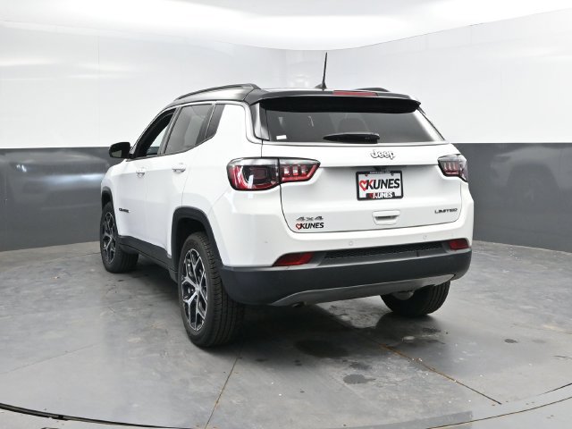 Used 2024 Jeep Compass Limited AWD/4WD image 10