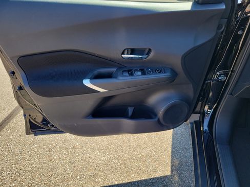 Used 2023 Nissan Kicks SV FWD image 18