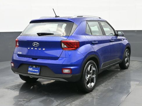 Certified 2024 Hyundai Venue SEL image 3