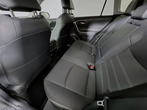 Used 2023 Toyota RAV4 XLE Premium image 29