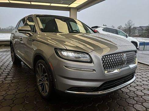 Used 2021 Lincoln Nautilus Reserve w/ Equipment Group 201A image 3