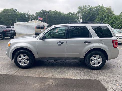Used 2009 Ford Escape XLT FWD image 2