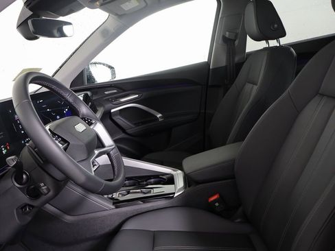 Certified 2025 Audi Q5 2.0T Premium Plus w/ Premium Plus image 19