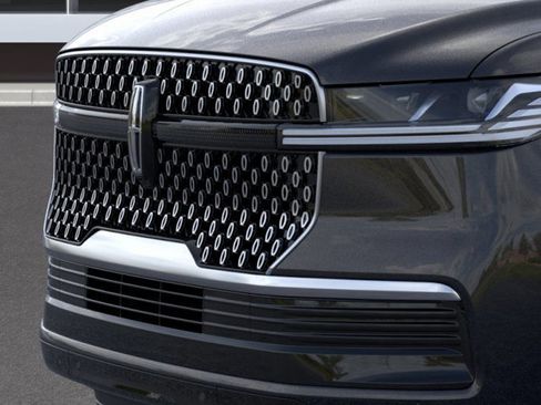 New 2026 Lincoln Navigator Reserve image 17