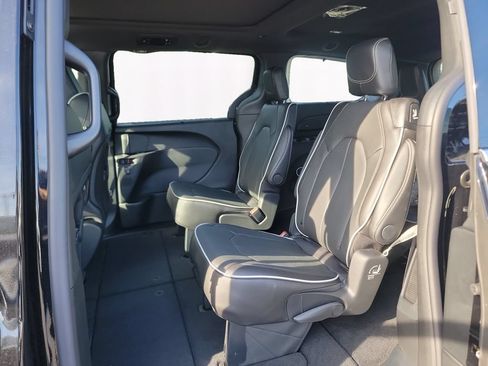New 2027 Chrysler Pacifica Limited w/ Family Tech Group FWD image 13