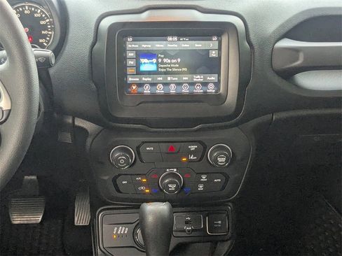 Used 2021 Jeep Renegade Sport image 18