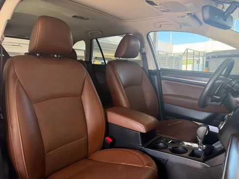Used 2017 Subaru Outback 2.5i Touring w/ Popular Package #5A AWD/4WD image 27
